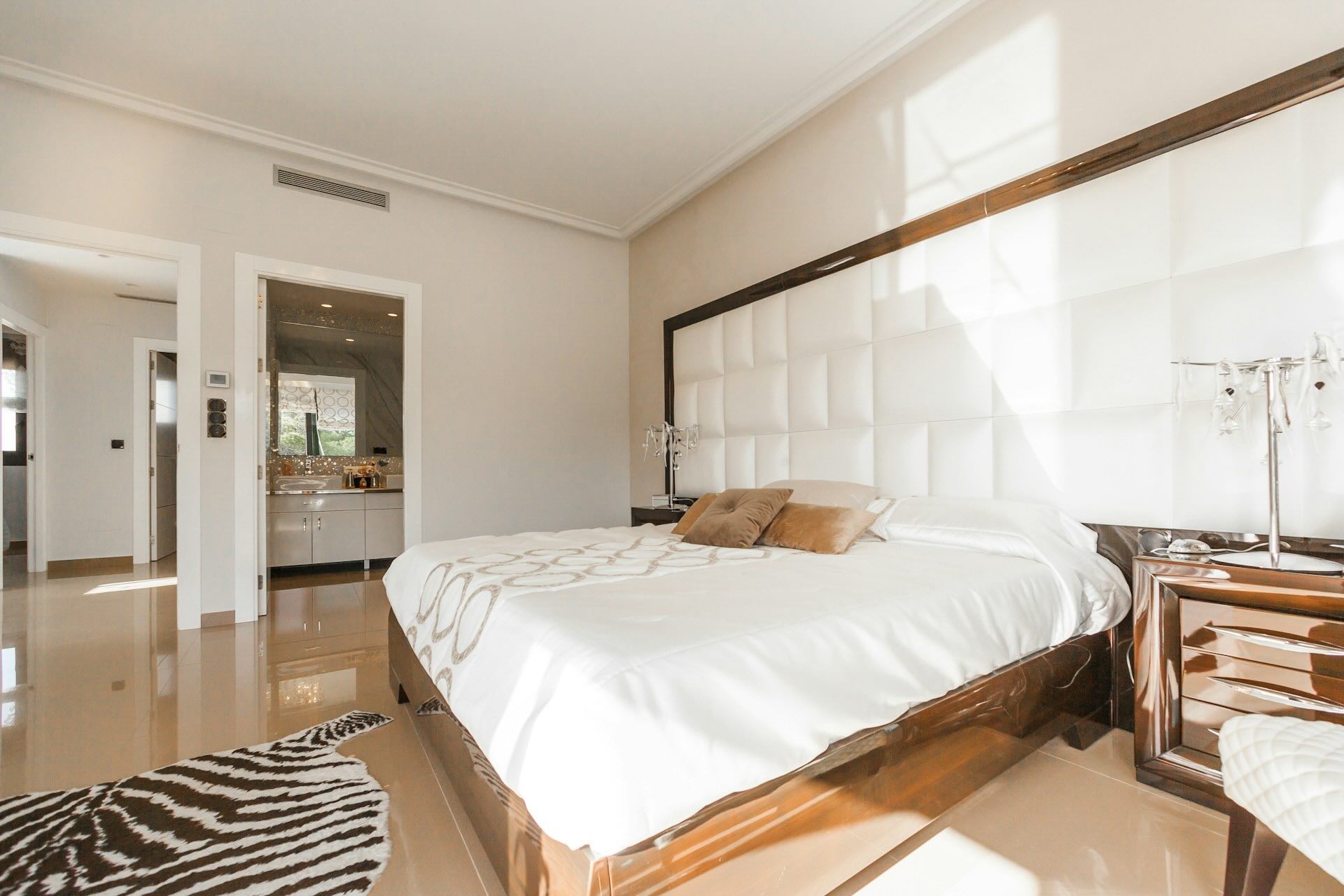 Miami Branded Condo Hotel Investment, Terms and Yields Guide